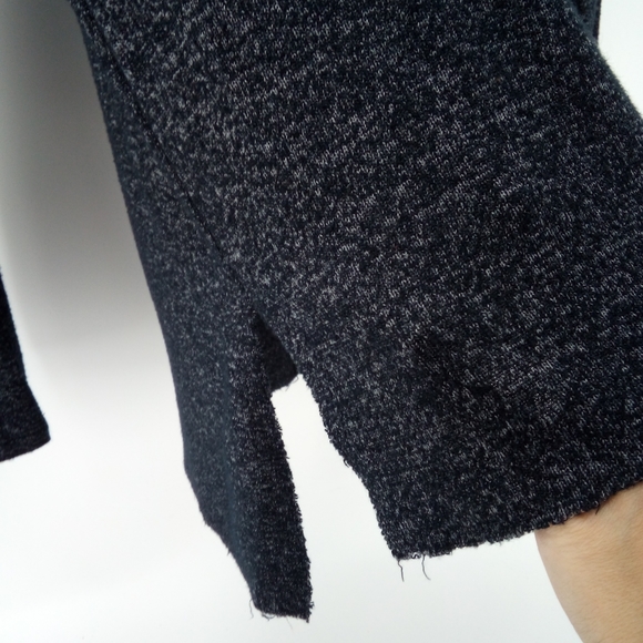 AEO Soft & Sexy Plush Dark Gray Exposed Hi-Low Hem Viscose Blend LS Top S - Picture 7 of 10